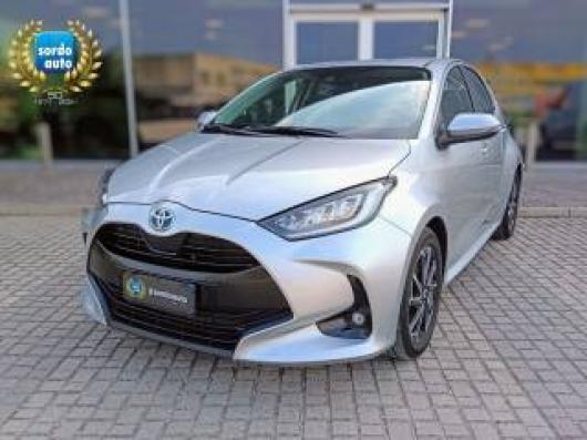 usato TOYOTA Yaris