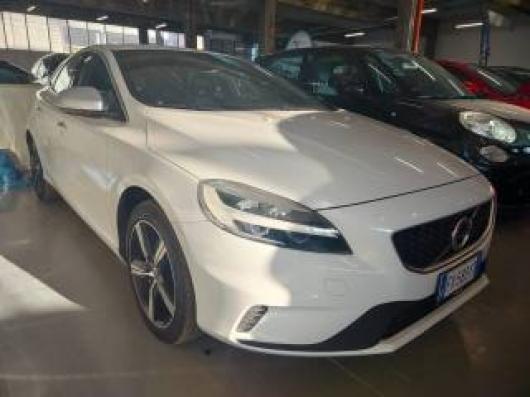 V40