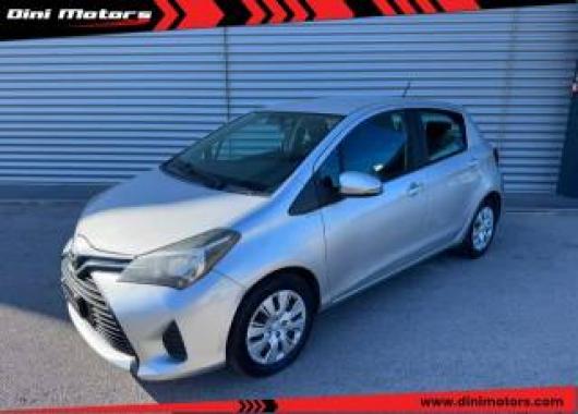 usato TOYOTA Yaris