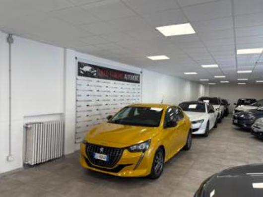 usato PEUGEOT 208