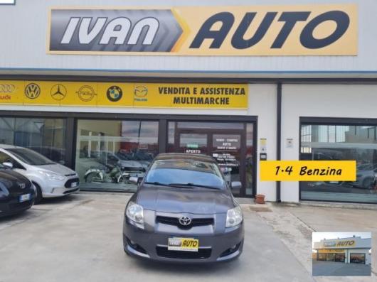 usato TOYOTA Auris