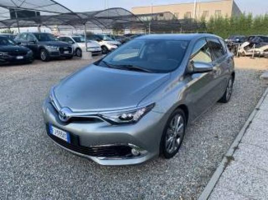 usato TOYOTA Auris
