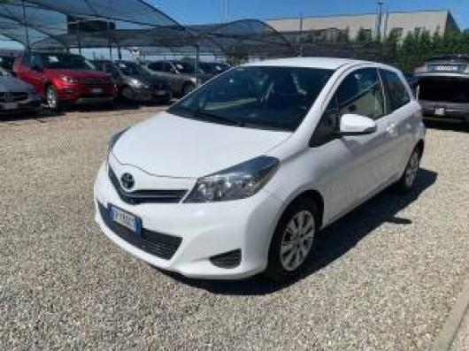 usato TOYOTA Yaris