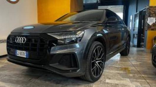 usato AUDI Q8