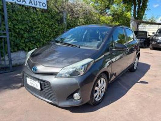 usato TOYOTA Yaris