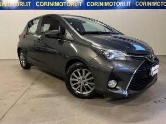 usato TOYOTA Yaris