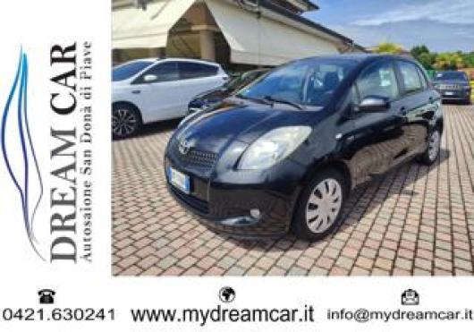 usato TOYOTA Yaris