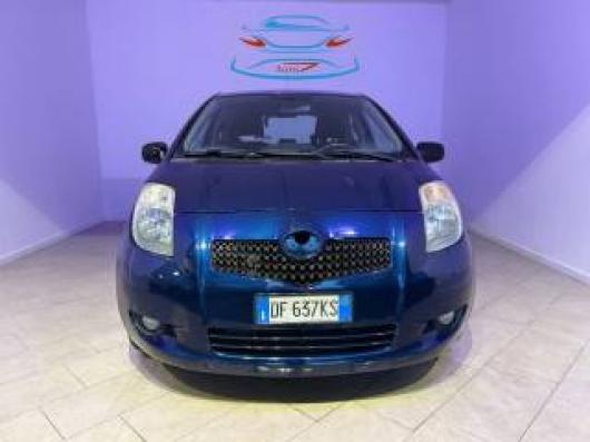 usato TOYOTA Yaris