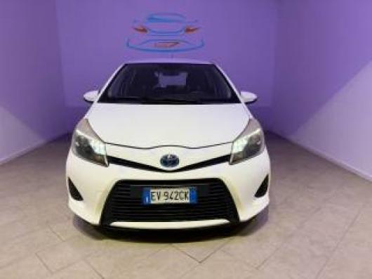usato TOYOTA Yaris