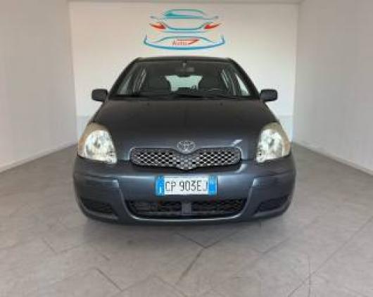 usato TOYOTA Yaris
