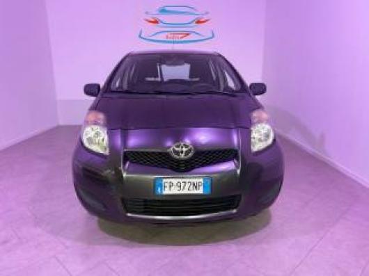 usato TOYOTA Yaris