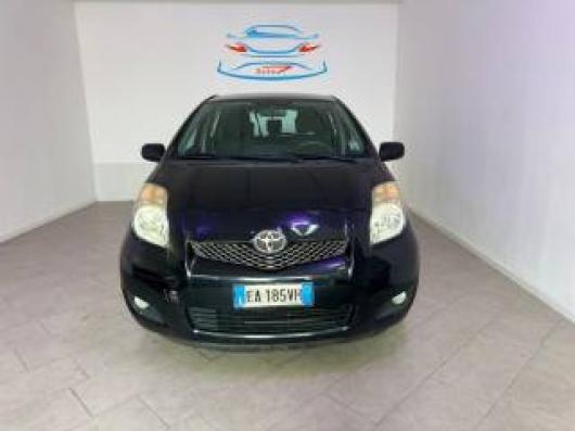 usato TOYOTA Yaris