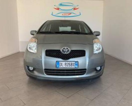 usato TOYOTA Yaris