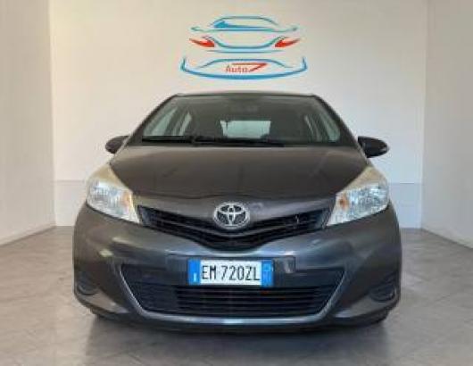 usato TOYOTA Yaris