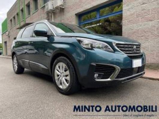 usato PEUGEOT 5008