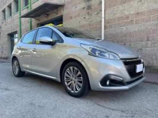 usato PEUGEOT 208