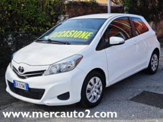 usato TOYOTA Yaris