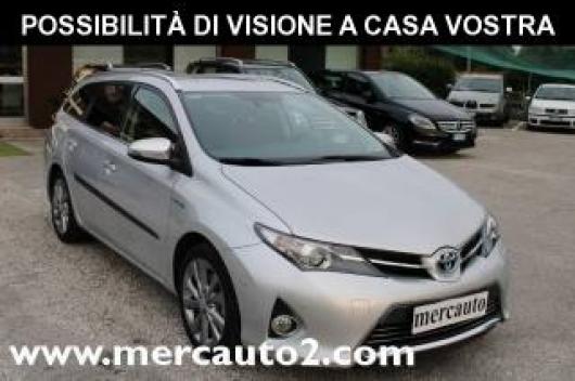 usato TOYOTA Auris