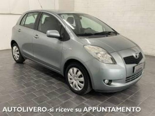 usato TOYOTA Yaris