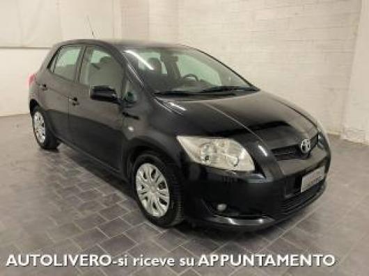 usato TOYOTA Auris