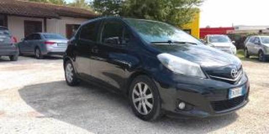 usato TOYOTA Yaris