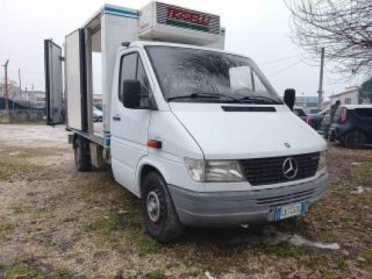 usato MERCEDES 320