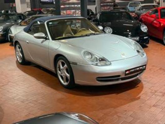 911