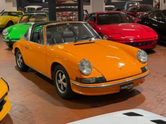 911