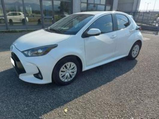 usato TOYOTA Yaris