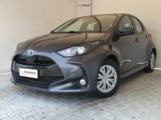 usato TOYOTA Yaris