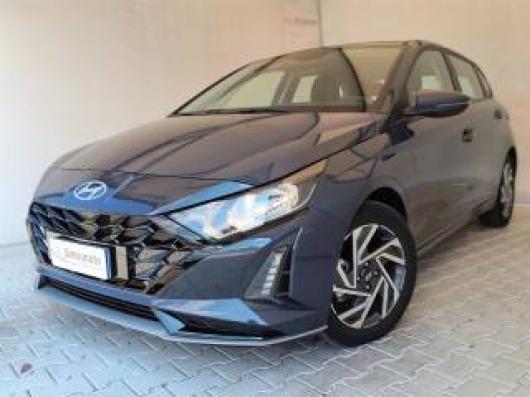 i20