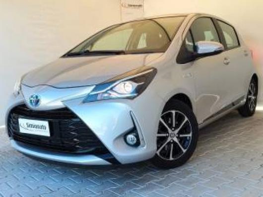 usato TOYOTA Yaris