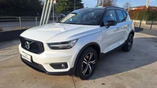usato VOLVO XC40