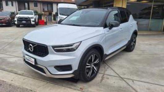 usato VOLVO XC40