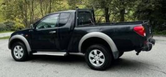 usato MITSUBISHI L200