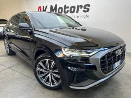 usato AUDI Q8