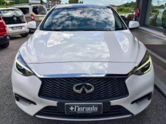 usato INFINITI Q30