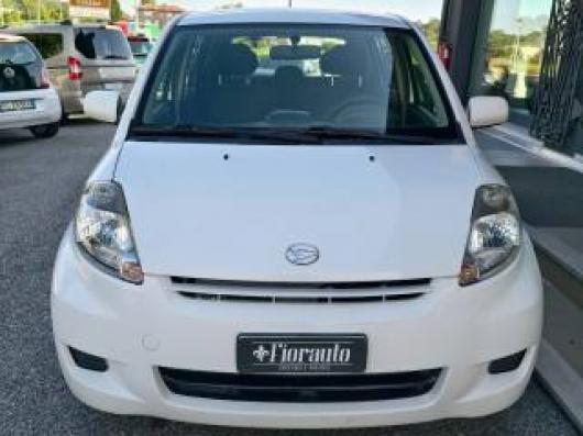 usato DAIHATSU Sirion