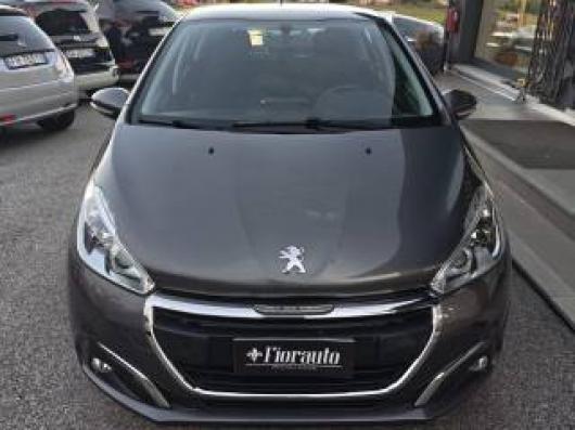 usato PEUGEOT 208