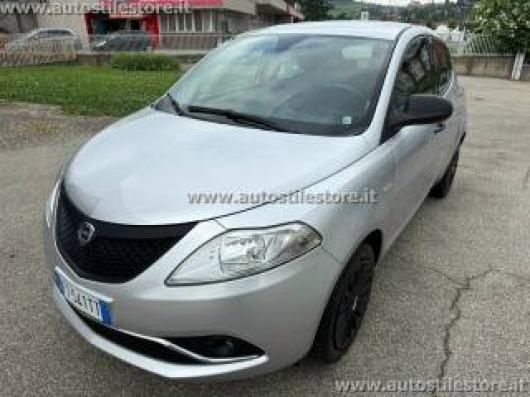 usato LANCIA Ypsilon
