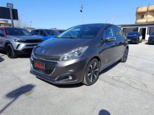 usato PEUGEOT 208