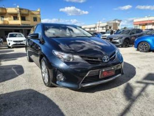 usato TOYOTA Auris