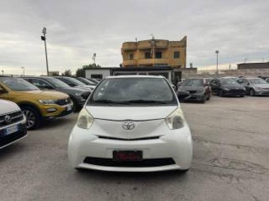 usato TOYOTA iQ