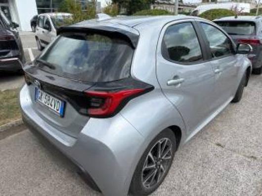 usato TOYOTA Yaris
