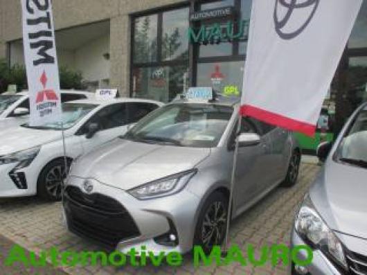 nuovo TOYOTA Yaris