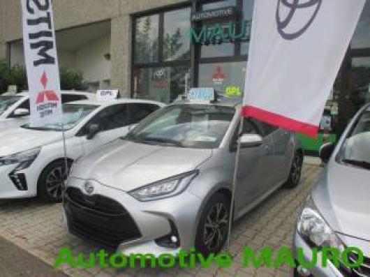 nuovo TOYOTA Yaris