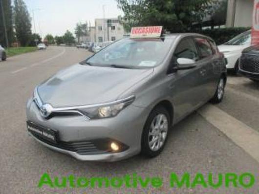 usato TOYOTA Auris