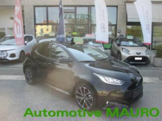 nuovo TOYOTA Yaris
