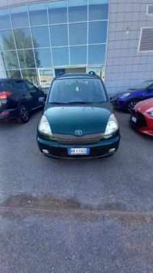 usato TOYOTA Yaris