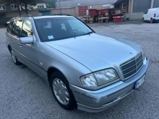 usato MERCEDES C 220